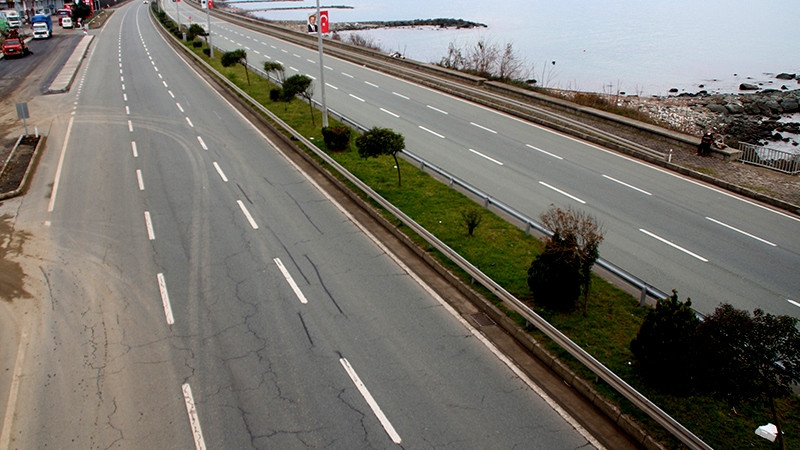 BİR ZAMANLARIN PRESTİJ PROJESİ KARADENİZ SAHİL YOLU DEMODE OLDU