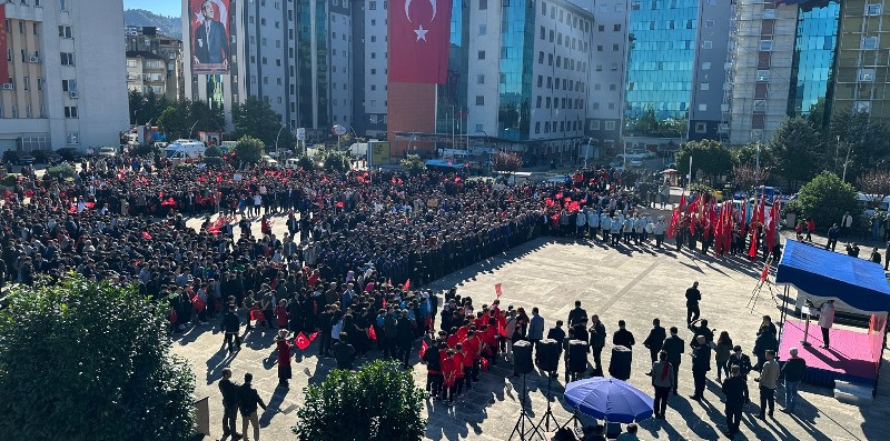 RİZE'DE BAYRAM ÇOŞKUSU