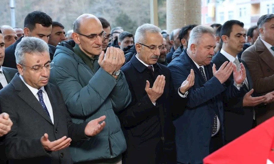 RİZE'DE DUALARLA SON YOLCULUĞUNA UĞURLANDI