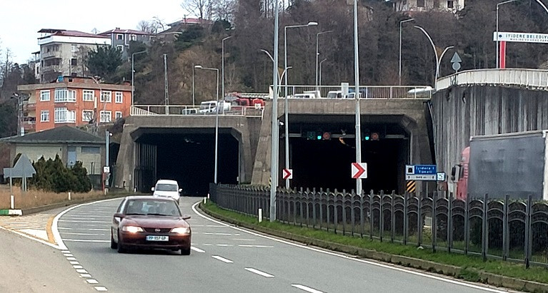 RİZE'DE TÜNELDE BÜYÜK TEHLİKE