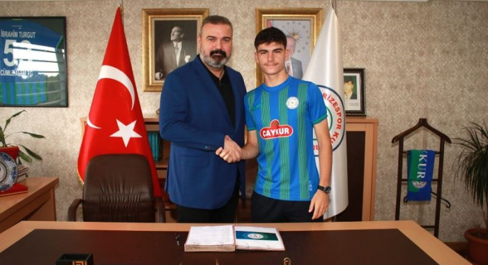 RİZESPOR''LA 4 YILLIK SÖZLEŞME İMZALADI